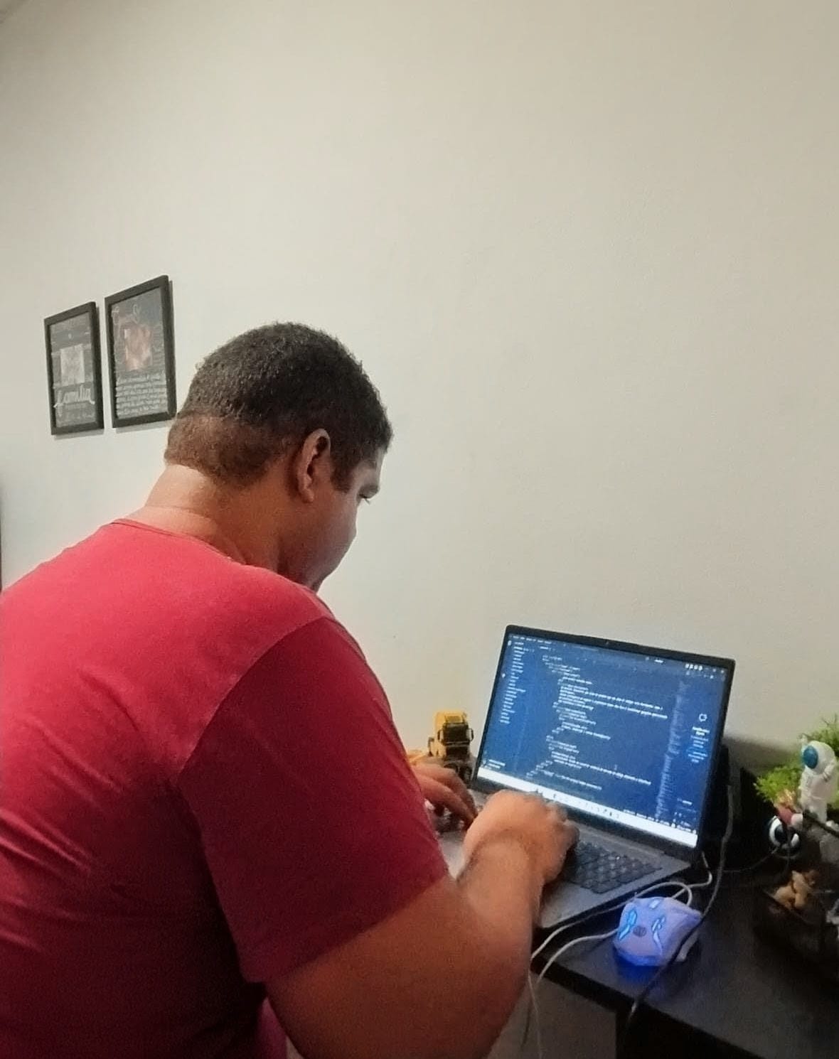 Os primeiros códigos e a fundação técnica.